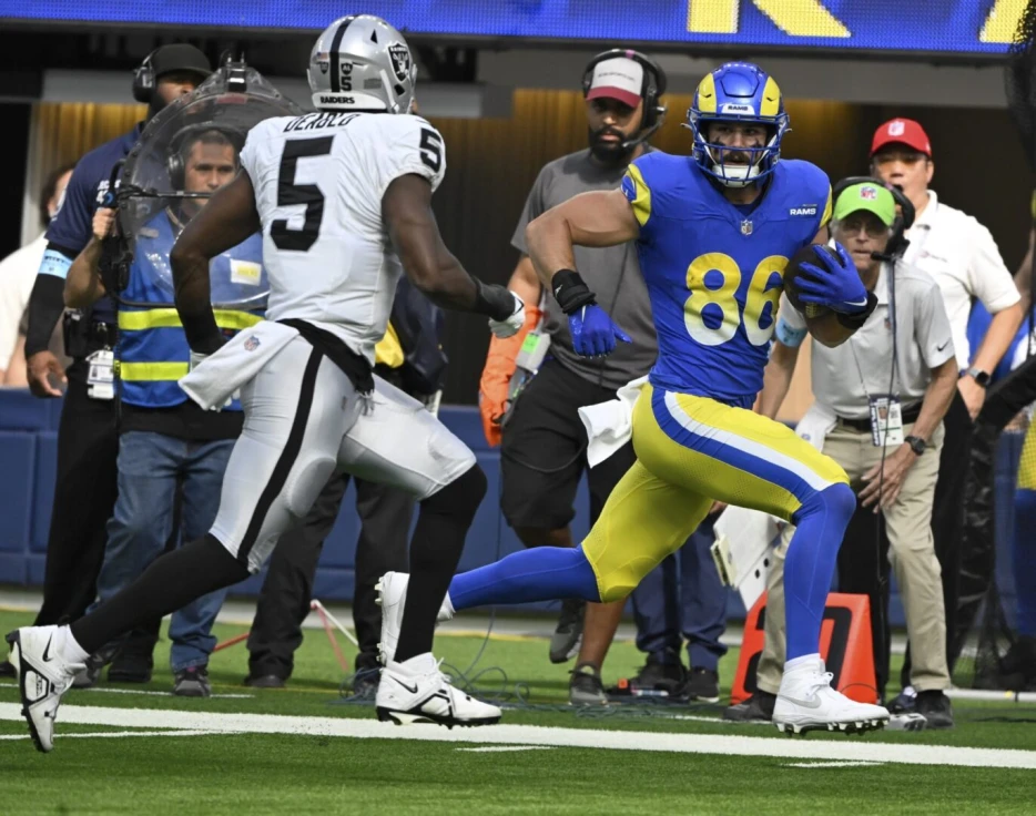 NFC Notes: Divine Deablo, SirVocea Dennis, Buccaneers, Falcons, Panthers
