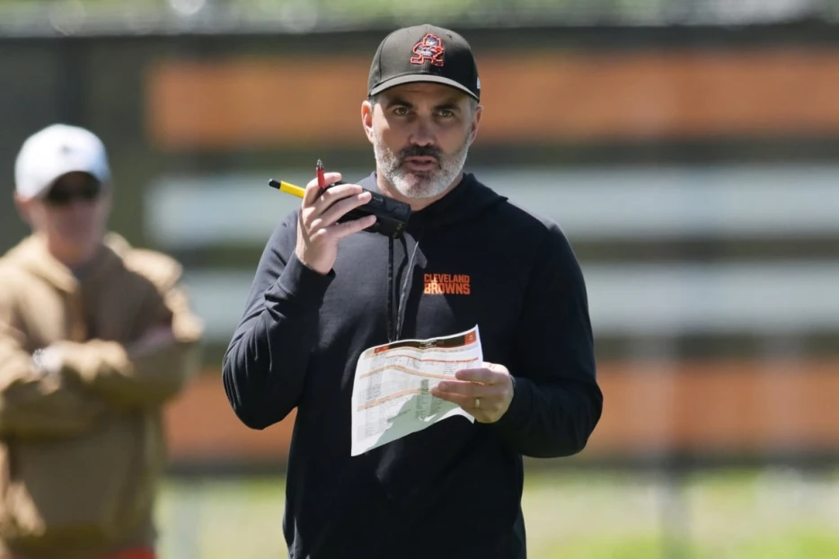 NFL reporter predicts early QB decision for Cleveland Browns