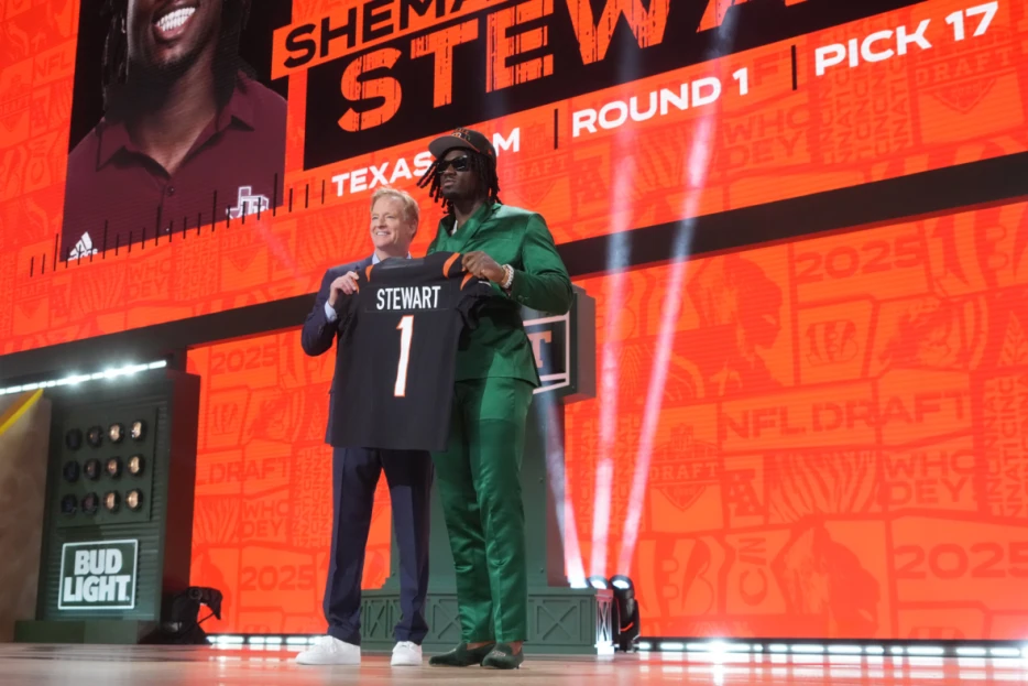 Back to School? Bengals’ 1st-Round Pick Shemar Stewart Working Out With Texas A&amp;M Again