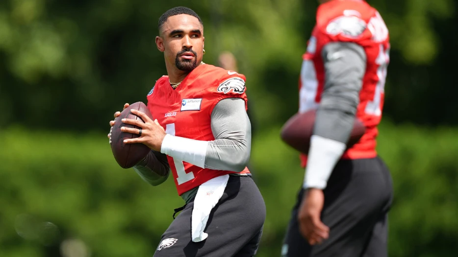 Eagles news: Jalen Hurts spending time with Michael Jordan, Carmelo Anthony after Super Bowl win