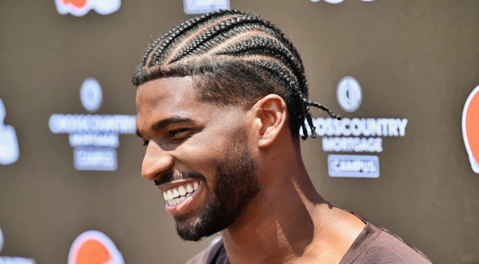 Everyone Is Convinced Shedeur Sanders Doesn’t Watch Football