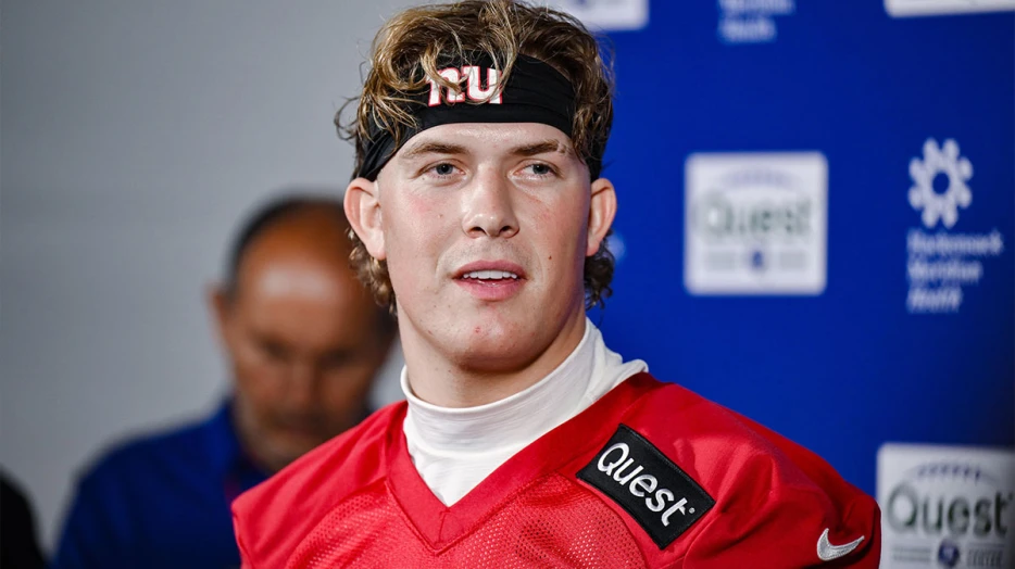 Giants’ Jaxson Dart wows fans with boat cannon