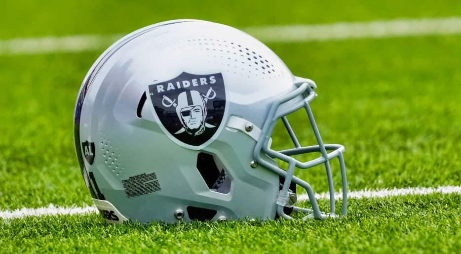 Las Vegas Raiders Stun Fans, Cut QB Days Before Training Camp Kicks Off