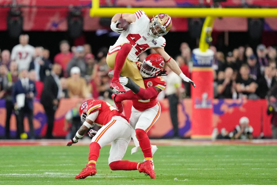 NFL Notes: Kyle Juszczyk, Aaron Rodgers, 49ers, Giants, Steelers