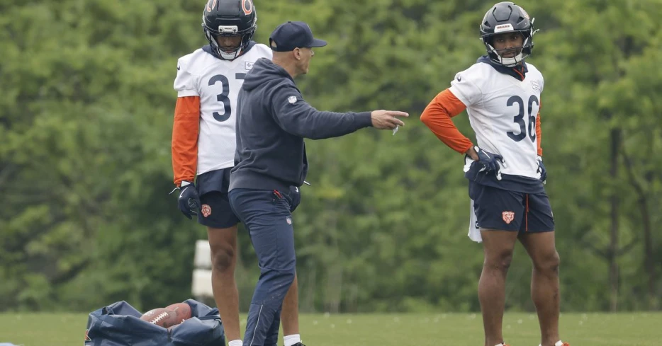 Training Camp Battles: S3: Jonathan Owens vs Elijah Hicks