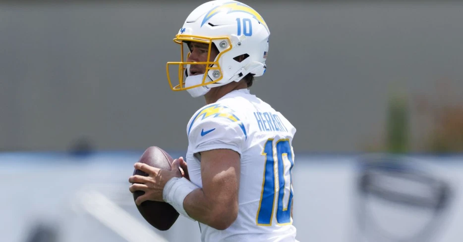 Justin Herbert ranked No. 7 among NFL QBs by execs, coaches