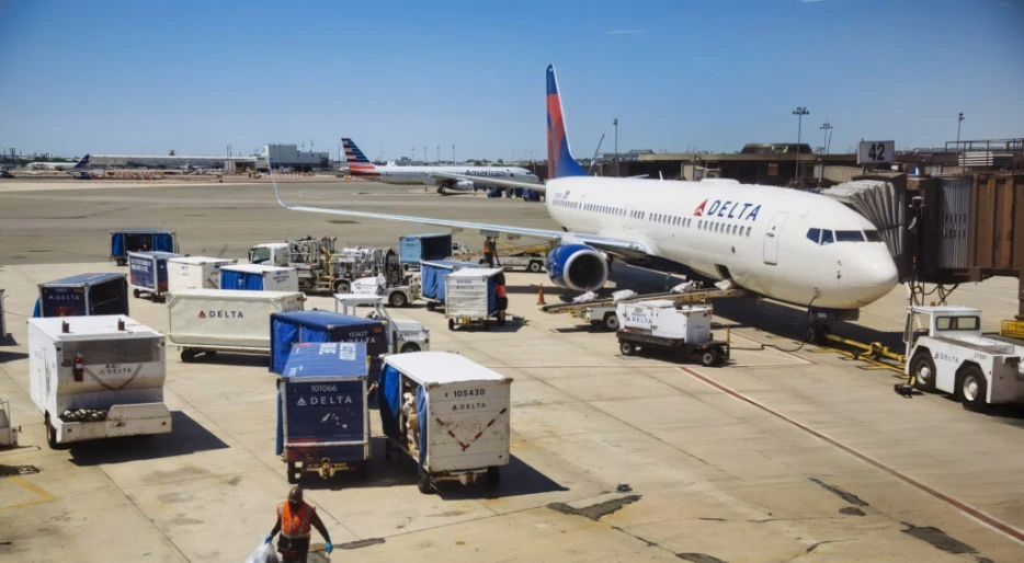 REPORT: Former Minnesota Vikings Superstar Removed From Delta Flight By Police After Forcing Emergency Landing Due To “Unruly Behavior”