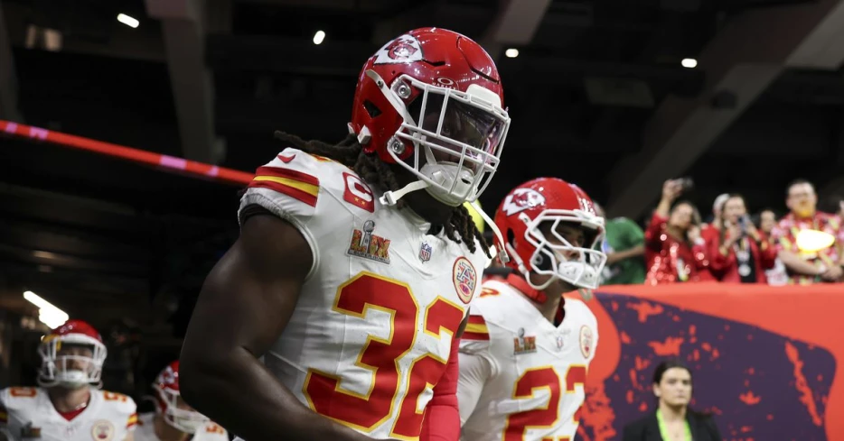 The Chiefs’ Nick Bolton edges up in ESPN’s 2025 insider rankings