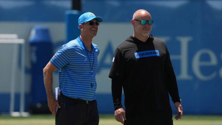 Chargers HC Jim Harbaugh reveals Michigan football gift to Pope Francis