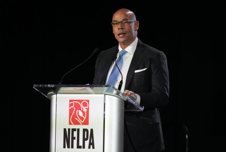BREAKING: Lloyd Howell Steps Down As NFLPA Executive Director