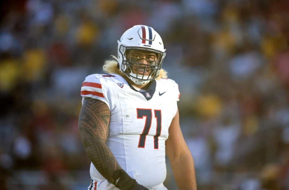 Dolphins Sign Second-Round G Jonah Savaiinaea