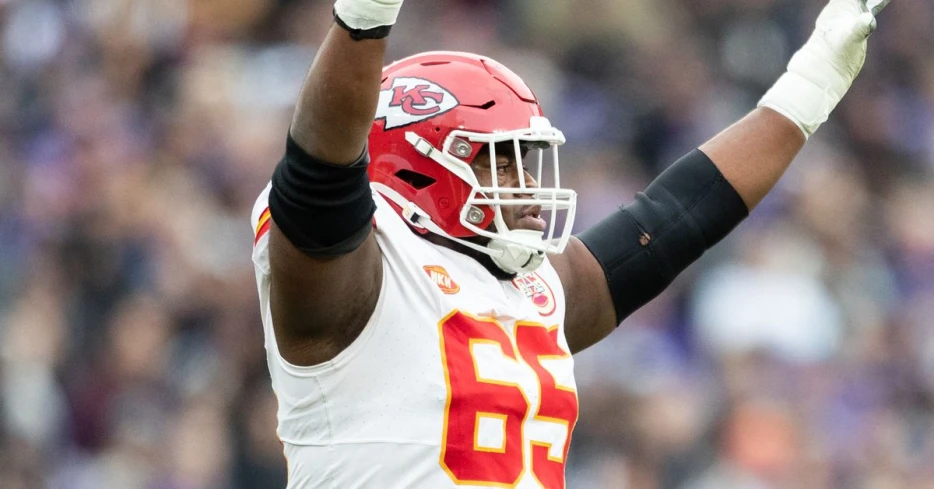 Examining Trey Smith’s new long-term contract with the Chiefs