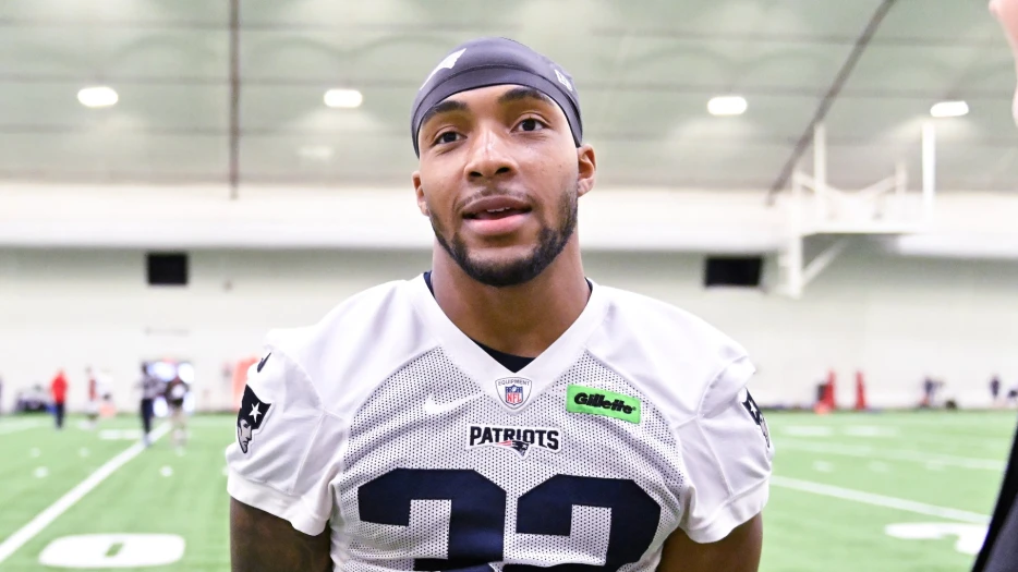 Patriots Avoid Major Issue, Dish Out Unprecedented Rookie Contract