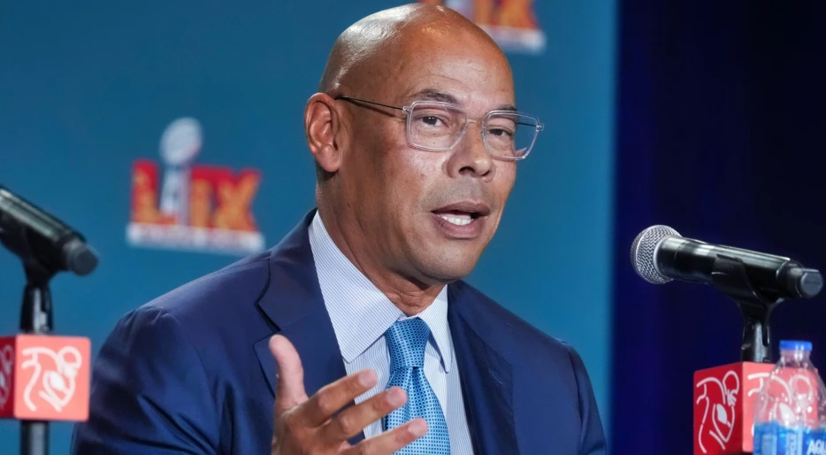 Shocking New Report Exposes NFLPA Executive Director Lloyd Howell For Spending Thousands Of Dollars In Strip Club VIP Room &amp; Expensing It To The Players Union