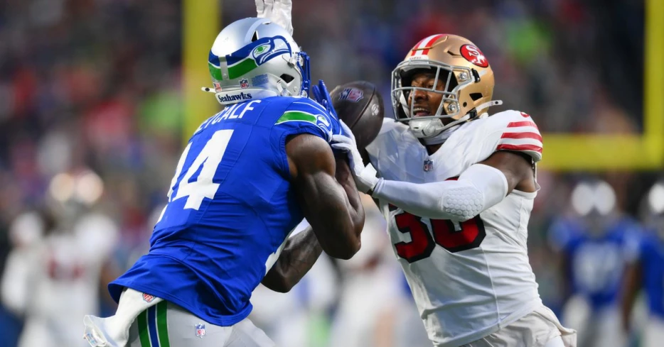 49ers release veteran former All-Pro days ahead of training camp