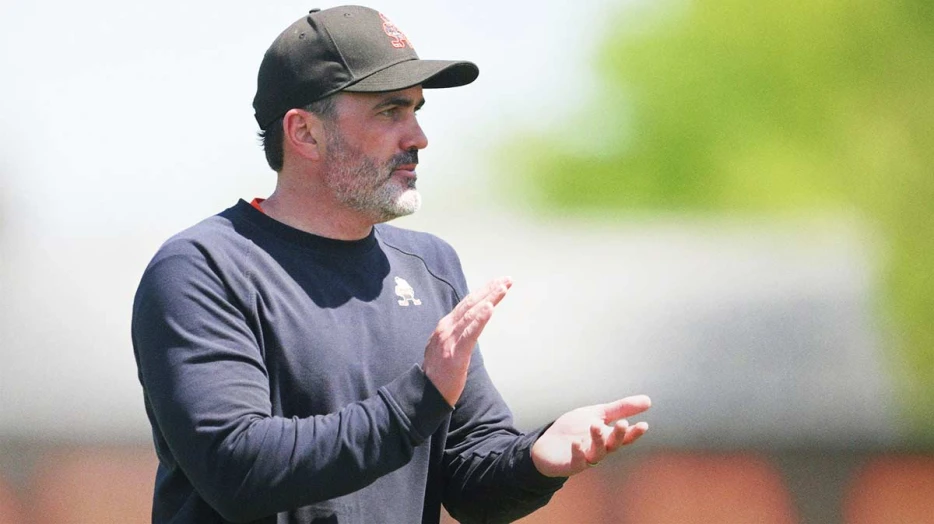 Browns coach Kevin Stefanski drops flag football truth bomb