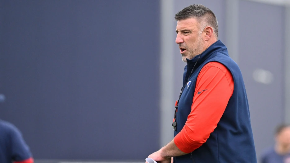 Mike Vrabel Issues Strong Message On Patriots’ Training Camp Competitions