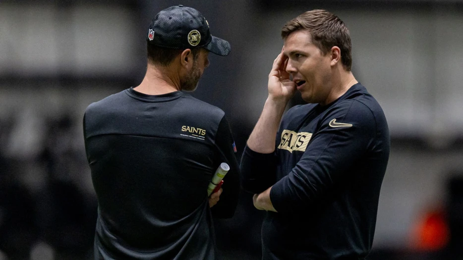 Saints reunite veteran DE with Brandon Staley