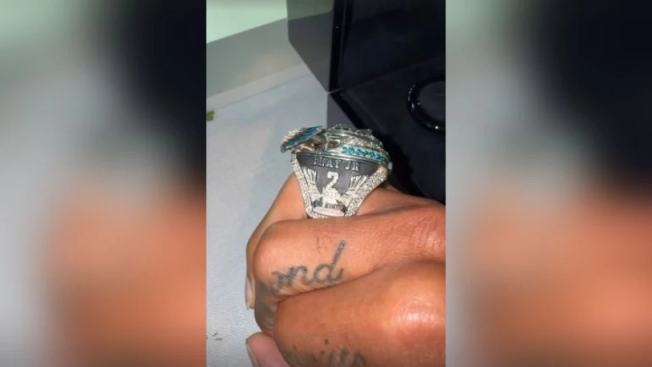 Watch: Darius Slay Shows Off Eagles Super Bowl Ring