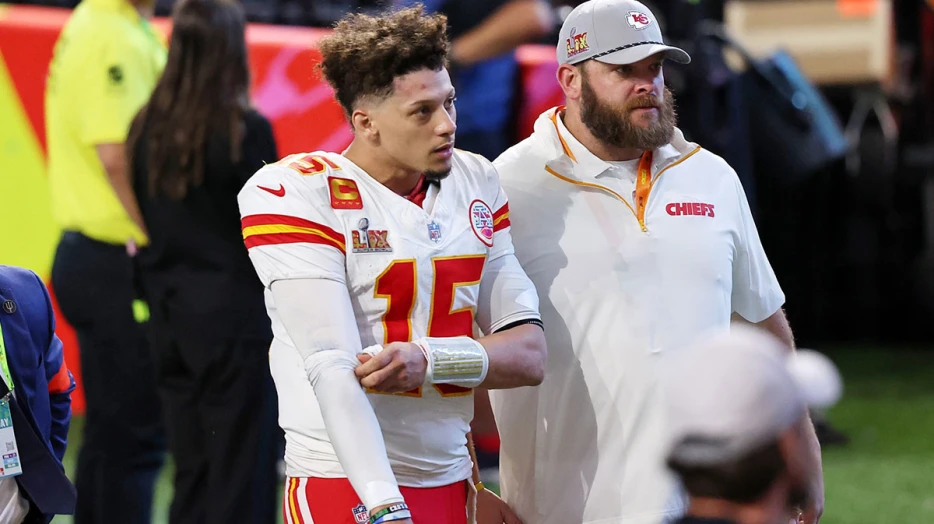 Chiefs’ Patrick Mahomes can’t believe next-level flag football catch