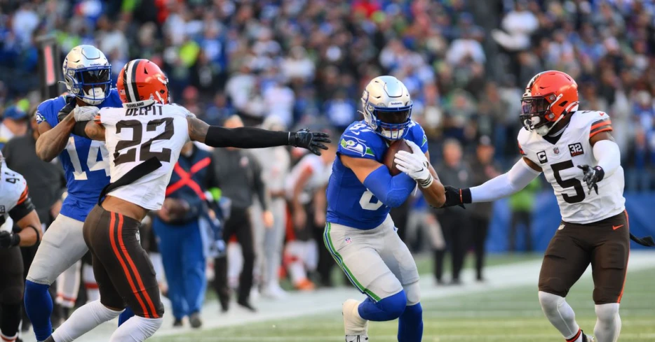 NFL free agency: Starting TE released before camp, should the Browns pursue or let Harold Fannin Jr. get more reps?