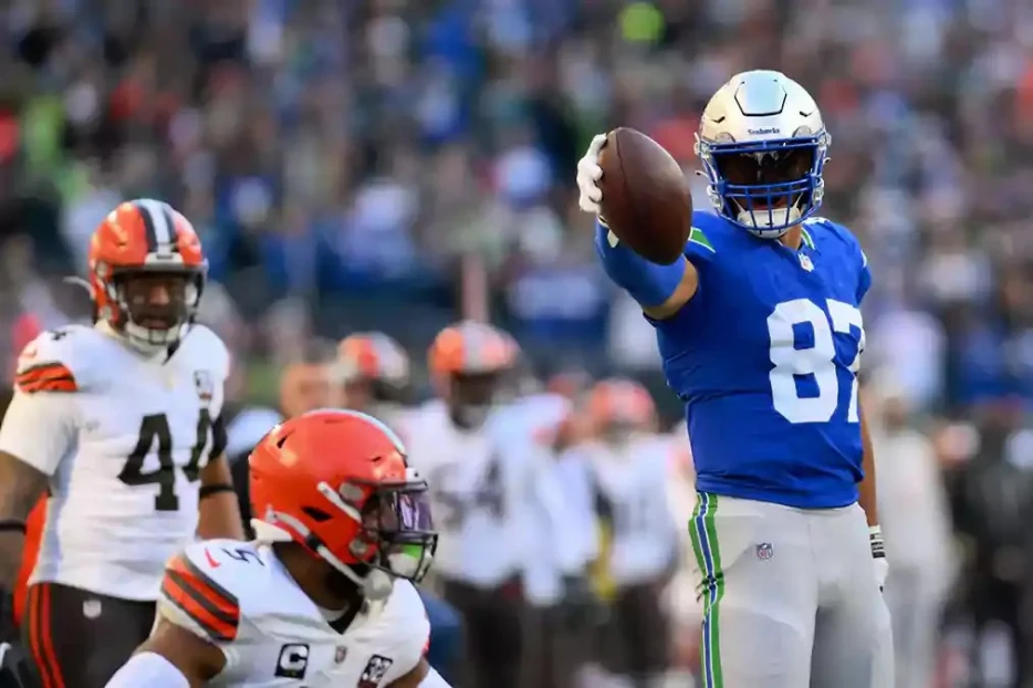 Seahawks cut ties with Noah Fant before training camp
