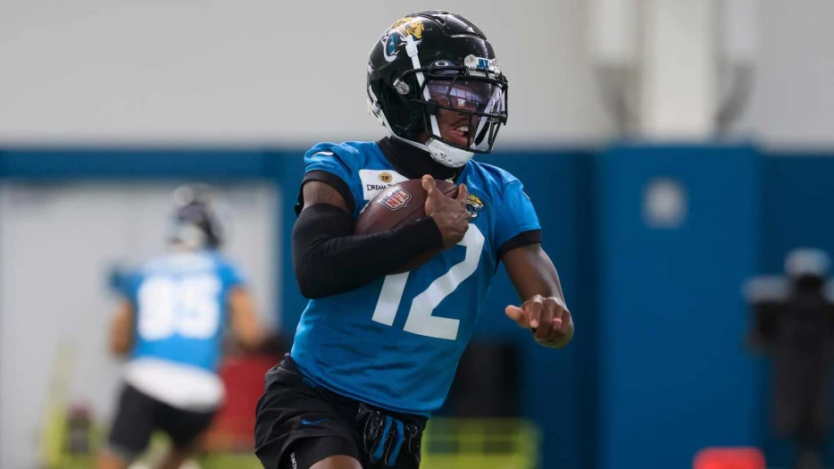 Travis Hunter signs rookie contract with Jaguars