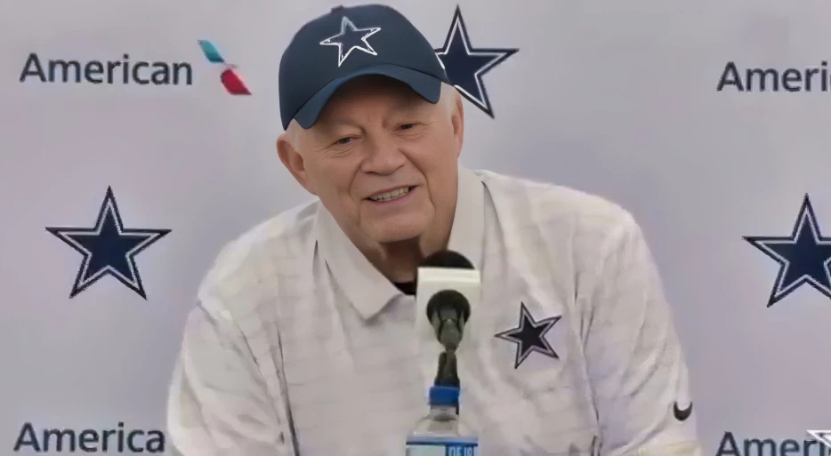 Cowboys Owner Jerry Jones “Randomly” Roasts Micah Parsons At Press Conference With Nasty Comment About His Star Pass-Rusher