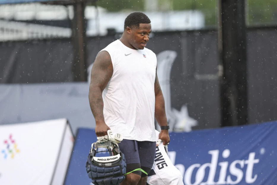 DT Khalil Davis Retires