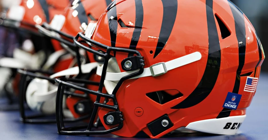 Bengals waive Dante Barnett