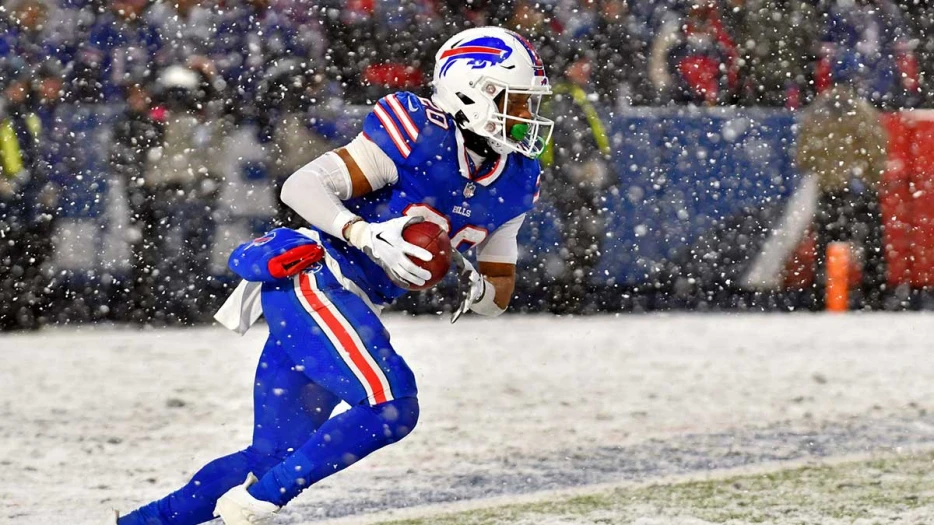 Chargers sign ex-Bills rusher after 2-year NFL absence