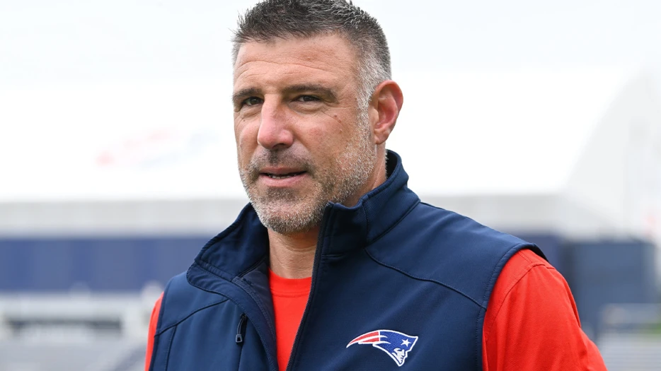 Patriots coach Mike Vrabel puts reporter on blast for repeat question