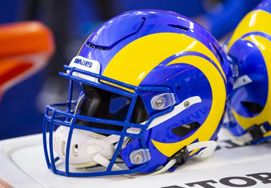 Rams Sign QB Dresser Winn