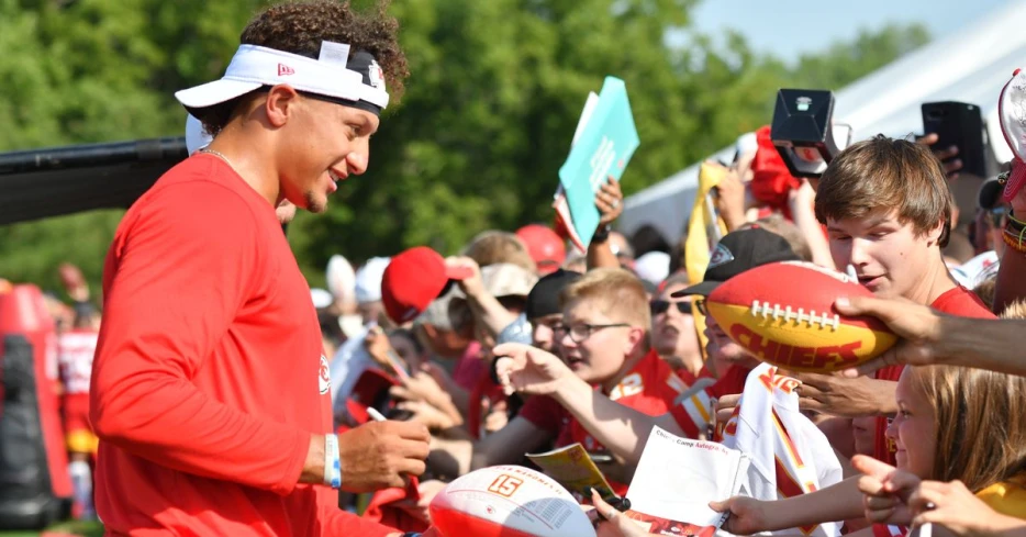 Tuesday Takes: What’s the best Chiefs autograph you have?