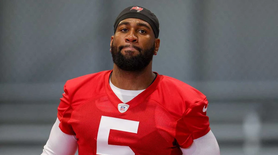 Buccaneers’ Baker Mayfield teases Haason Reddick over Jets drama