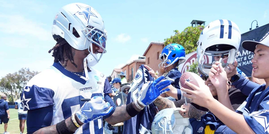 Cowboys’ CeeDee Lamb sends warning to Micah Parsons over Jerry Jones