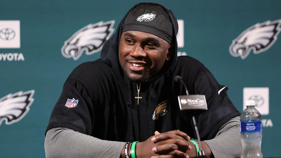 Eagles’ Jordan Mailata declares Philly isn’t ‘defending s**t’