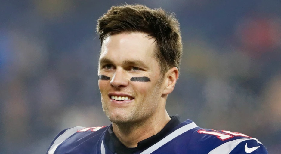 Former New England Patriots Star Tells Wild Story About The Time Tom Brady Screamed At Him &amp; “Pulled Out His Pants” In Front Of 15,000 Fans