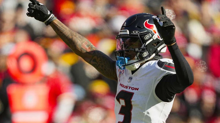 Texans’ Tank Dell ‘crushing’ injury rehab, but there’s a catch