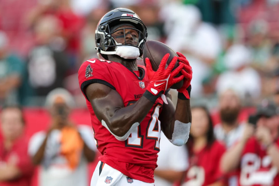 WR Notes: Godwin, Rice, Hill, 49ers