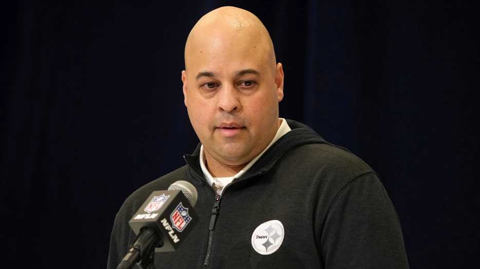 Insider says Steelers GM Omar Khan’s Aaron Rodgers line ‘feels like Taylor Swift lyric’