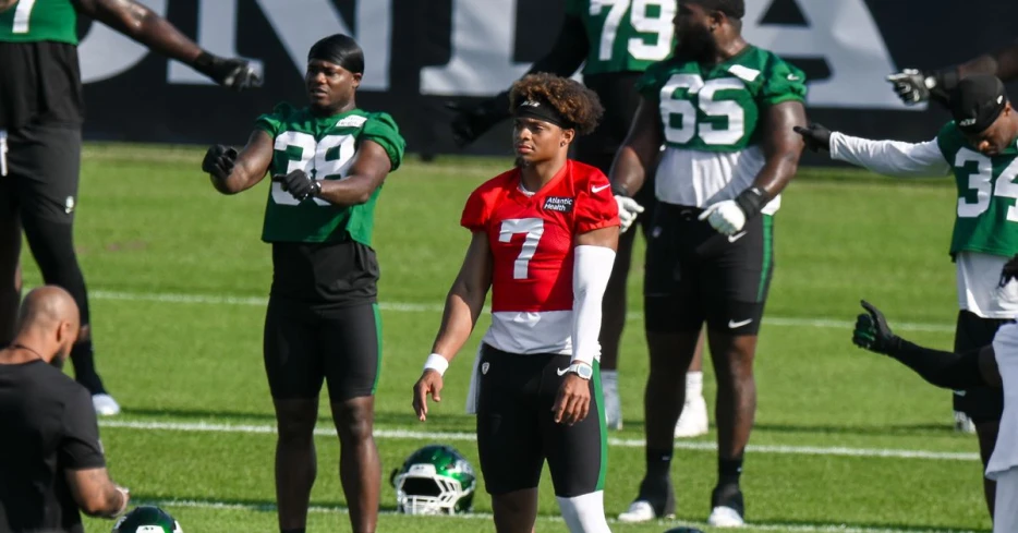 Report: Justin Fields’ injury isn’t serious