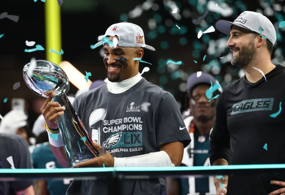 The Eagles Super Bowl Rings Have Wings that Pop Out with a Button Push