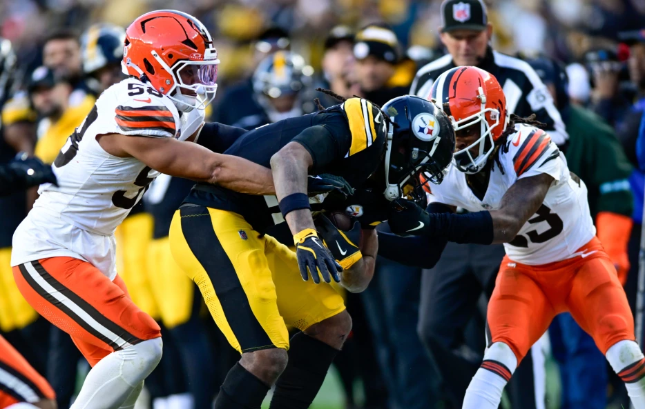 Browns Linebacker Abruptly Retires After One Year in Cleveland