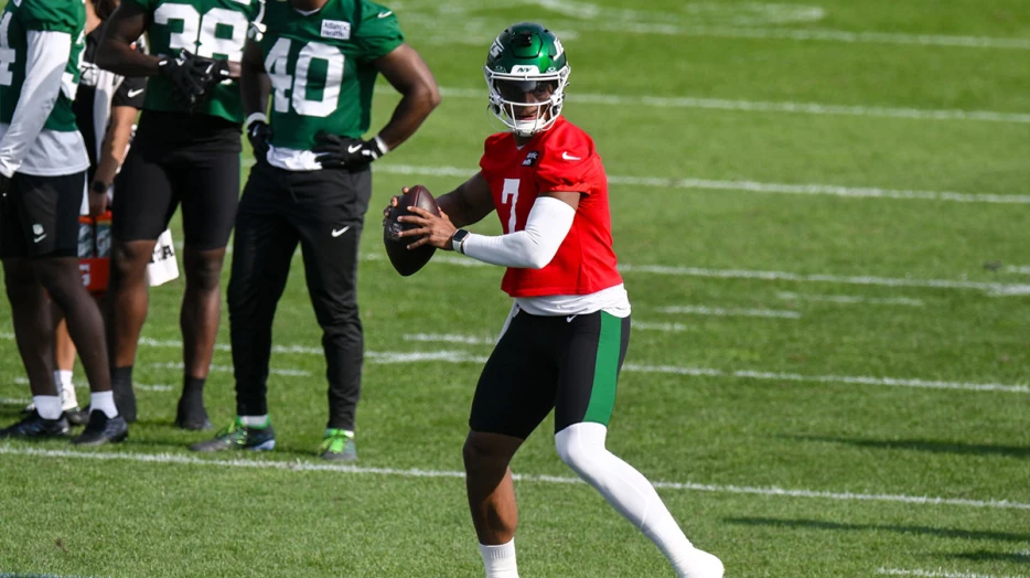 Jets rumors: When Justin Fields could return to practice after injury scare