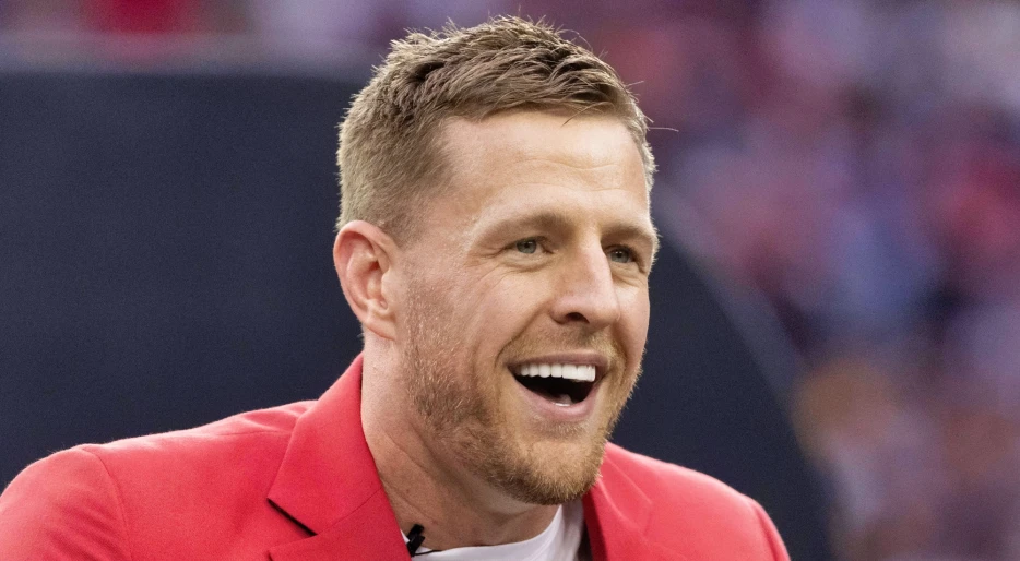 JJ Watt Viciously Bodybagged An Internet Troll Who Tried Chirping Him For Never Winning A Super Bowl