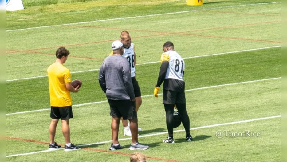 Jonnu Smith ‘Coming To Co-Exist’ With Pat Freiermuth And ‘Elevate His Game’
