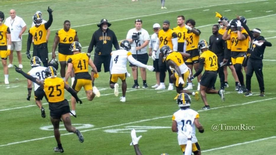 Patrick Queen Reacts To Recording Interception Off Aaron Rodgers’ First Pass