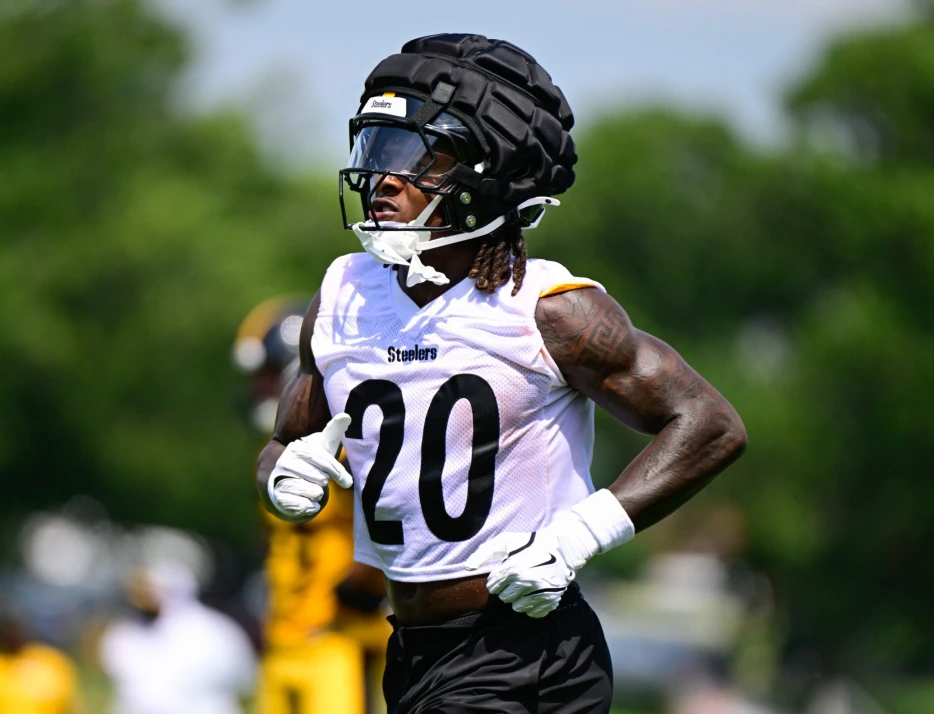 Steelers Rookie RB Has Extra Motivation to Beat AFC North Rival