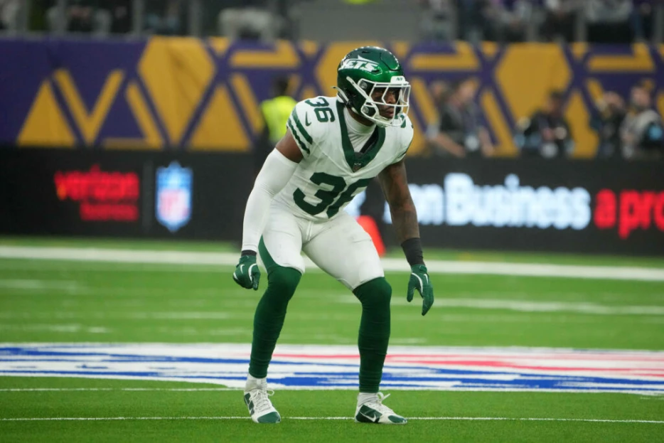 Steelers, S Chuck Clark Agree To Deal